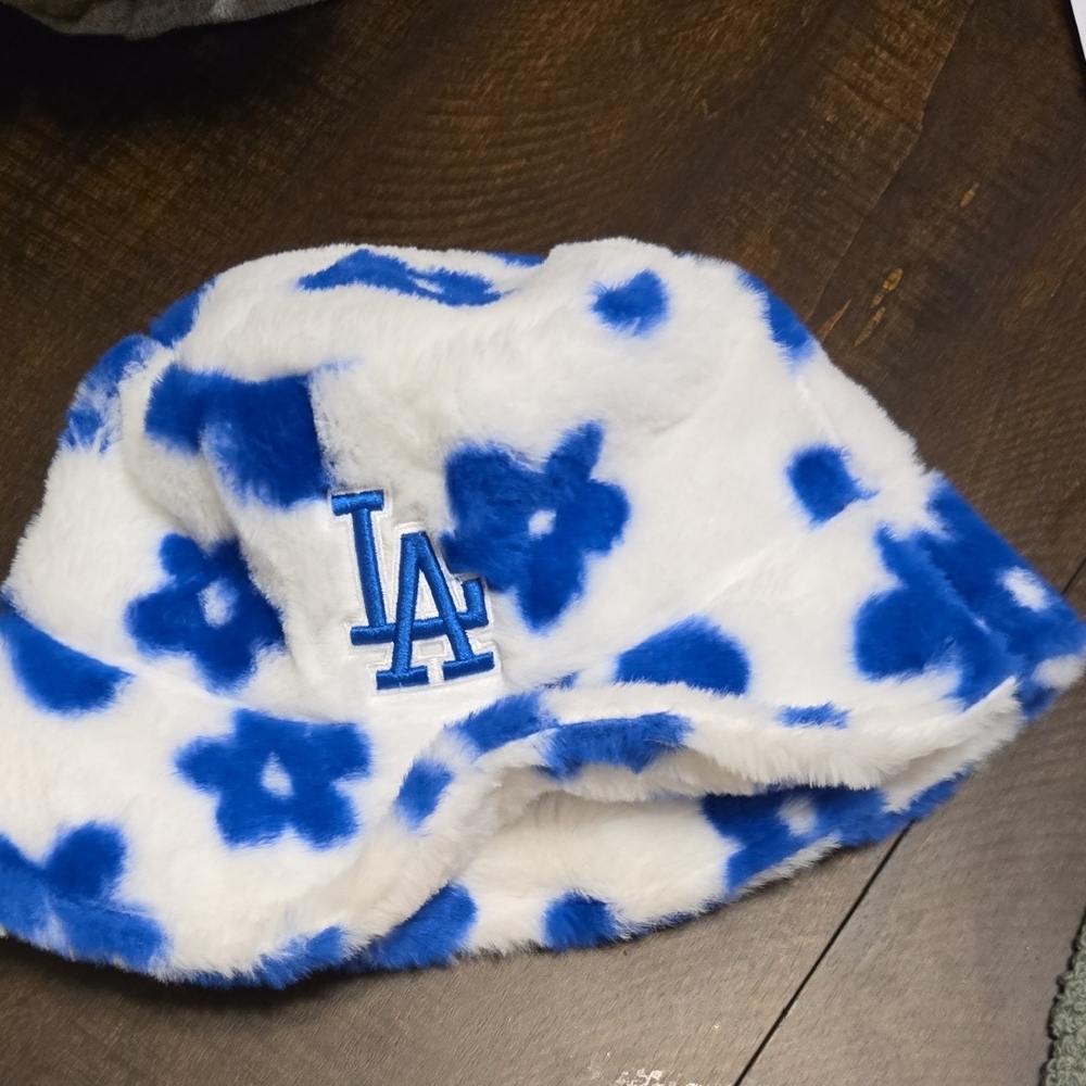 Blue and White Embroidered Baseball Cap
